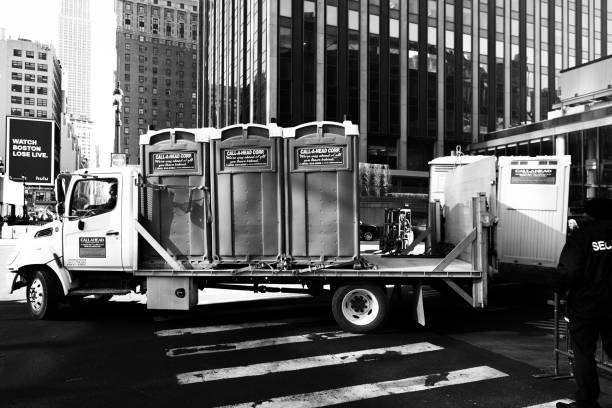 Best Porta potty delivery and setup  in Lake Fenton, MI